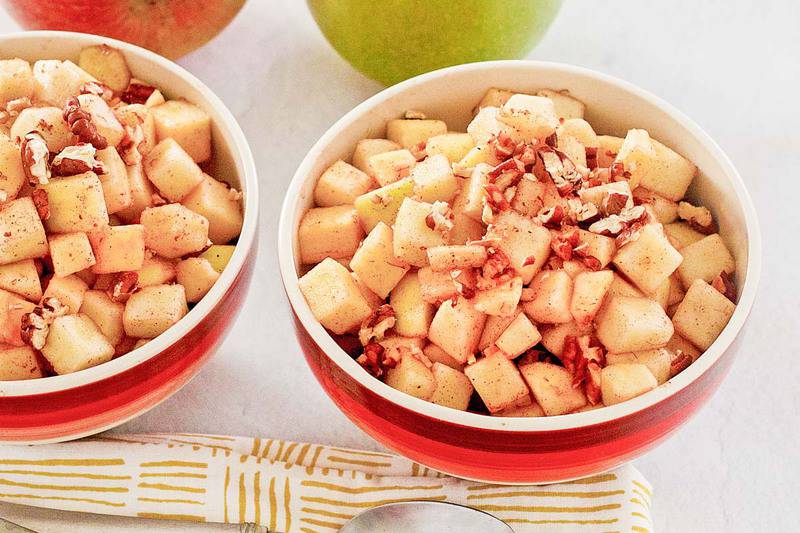 charoset with pecans in two bowls.