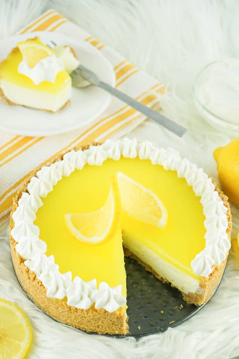 homemade copycat Marie Callender's lemon cream cheese pie.