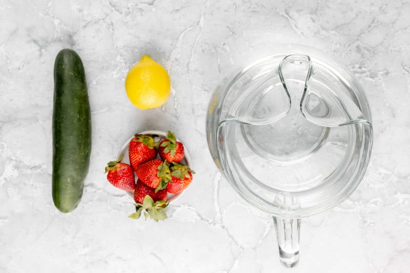 strawberry lemon cucumber water ingredients.