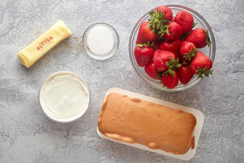 strawberry soup with pound cake croutons ingredients.