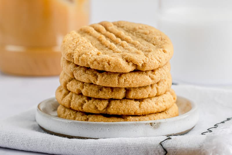 https://copykat.com/wp-content/uploads/2022/10/3-Ingredient-Peanut-Butter-Cookies-Photo-3.jpg