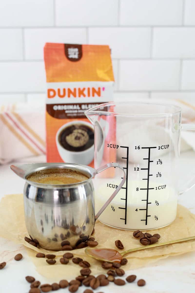Dunkin Donuts iced caramel macchiato portion  ingredients.
