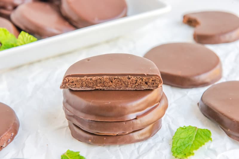 copycat Girl Scout thin mints cookies and fresh mint.