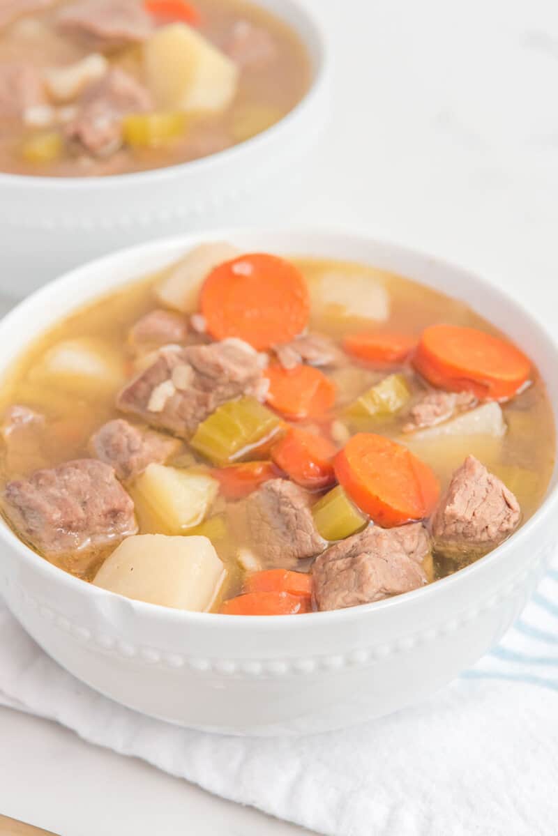 Slow Cooker Chunky Beef Vegetable Soup - RecipesNow!