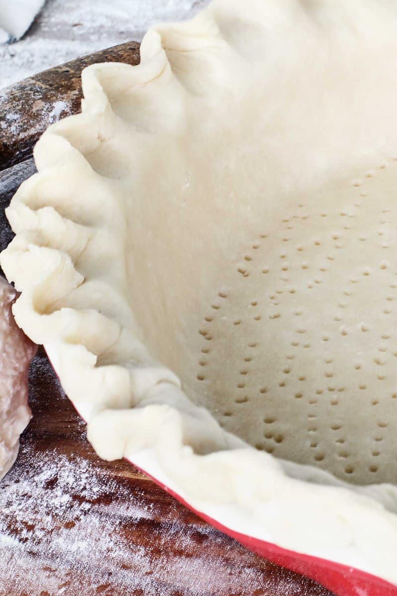 closeup of Martha Stewart pie crust in a pie plate.