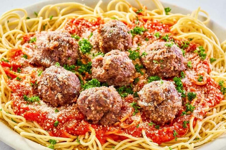 Olive Garden Spaghetti and Meatballs