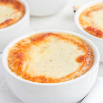 bowls of copycat TGI Friday's French onion soup.