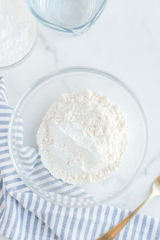 Flour and cornstarch in a bowl.