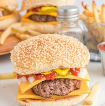 Copycat McDonald's quarter pounder burger.