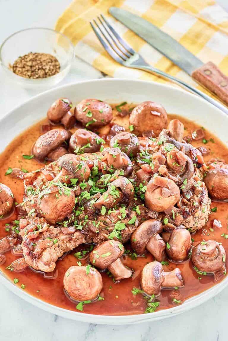 Copycat Outback Steakhouse sauteed mushrooms on a plate.