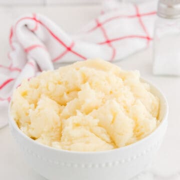 A bowl of copycat KFC mashed potatoes.