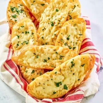 Copycat Pasta House garlic cheese bread in a basket.