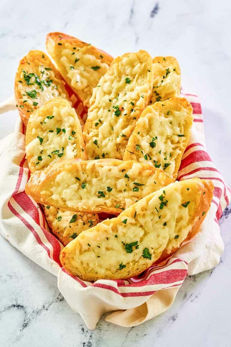 Copycat Pasta House garlic cheese bread in a basket.