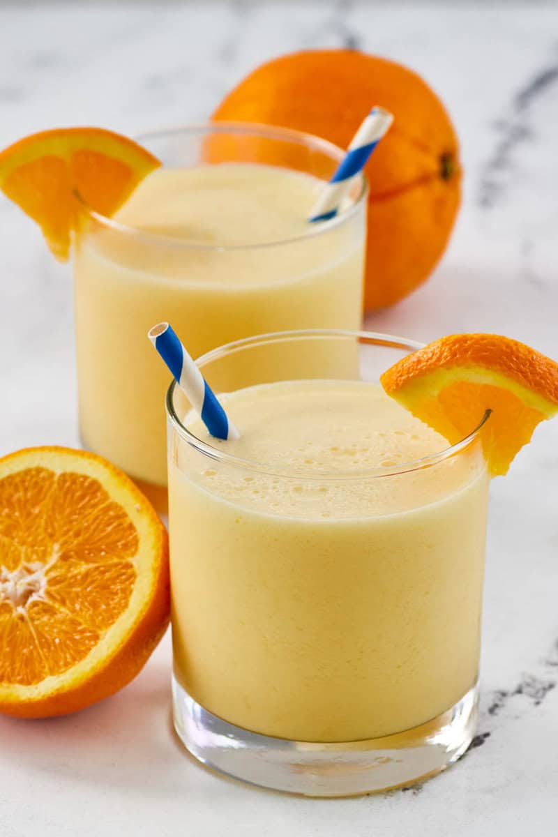 Copycat orange julius and fresh oranges.