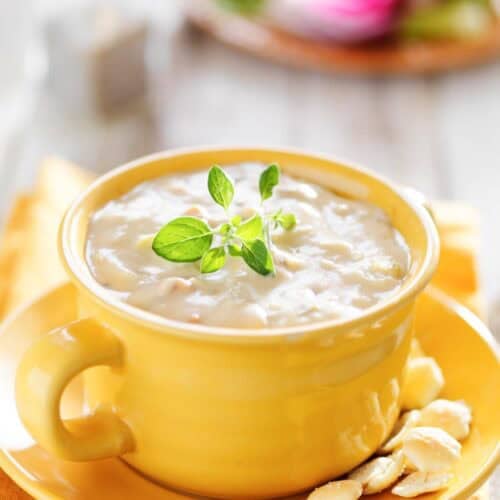 Copycat Sweet Tomatoes clam chowder and oyster crackers.