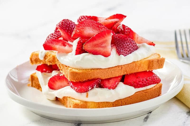 Copycat Jason's Deli strawberry shortcake dessert.