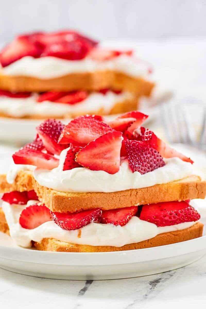 Copycat Jason's Deli strawberry shortcake on two plates.