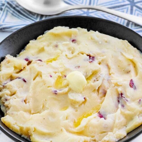 A bowl of copycat Cheesecake Factory mashed potatoes.