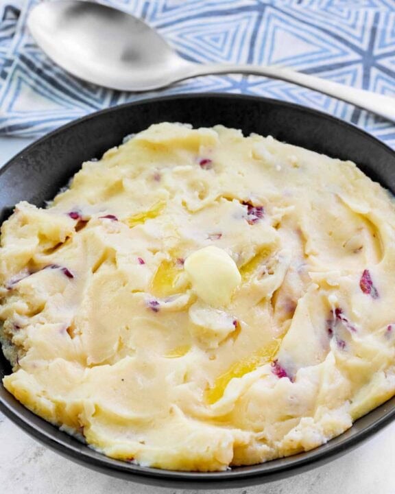 A bowl of copycat Cheesecake Factory mashed potatoes.