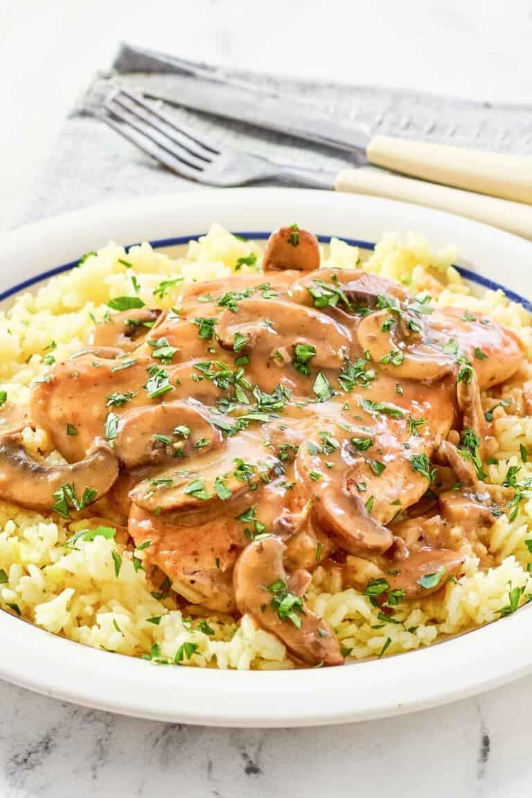 Copycat Cracker Barrel chicken and rice with mushroom gravy.