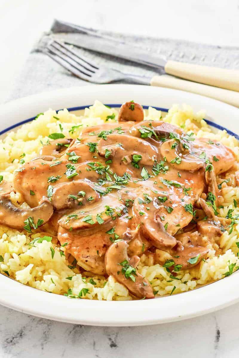 Copycat Cracker Barrel chicken and rice with mushroom gravy.
