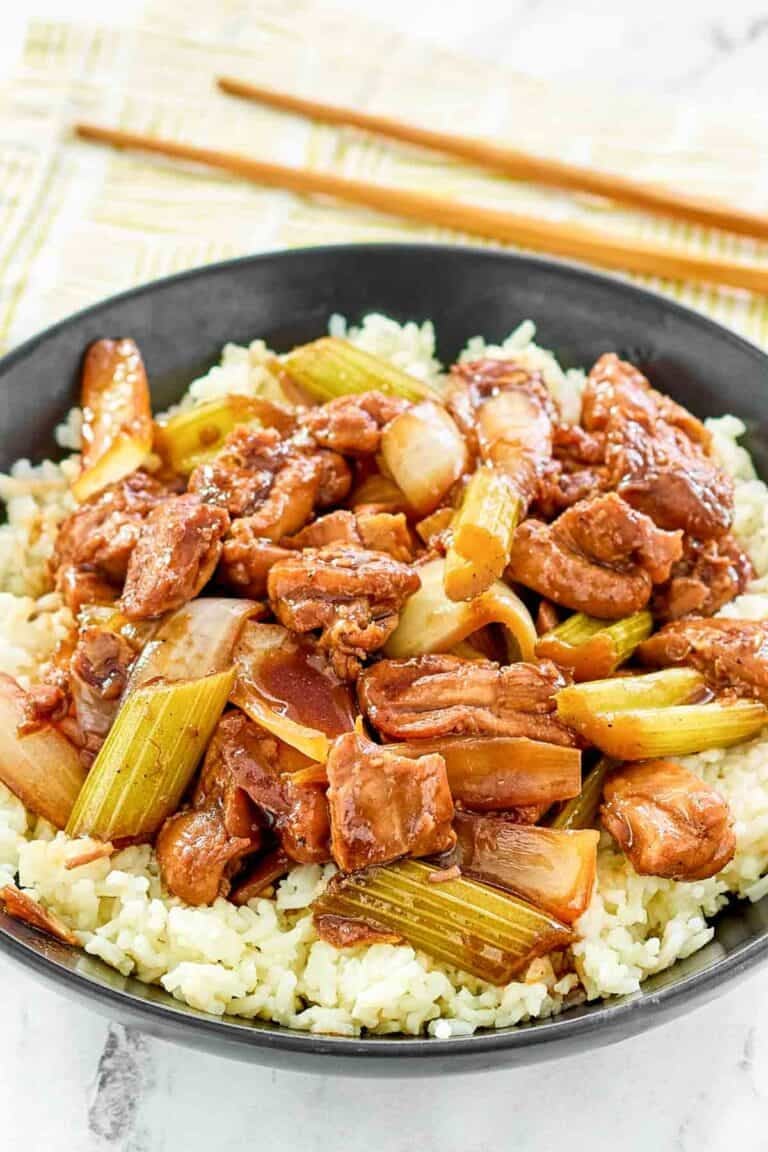 Chicken with vegetables and Chinese black pepper sauce served over rice.