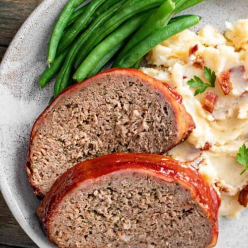 Meatloaf, mashed potatoes, and green beans.