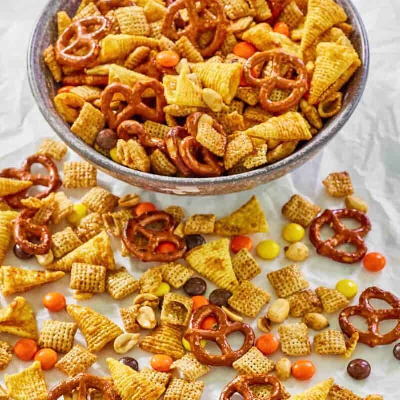 Crunchy snack mix with sweet and salty flavors.