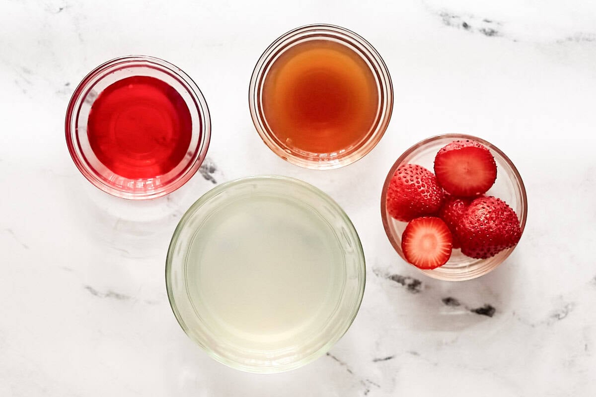 Lemonade, strawberries, strawberry syrup, and green coffee extract.